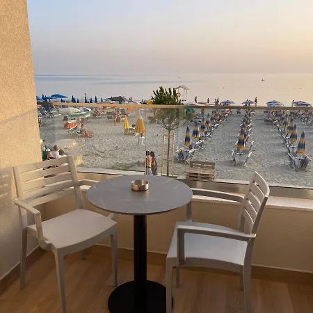 Deluxe Πανσιόν Škalngur