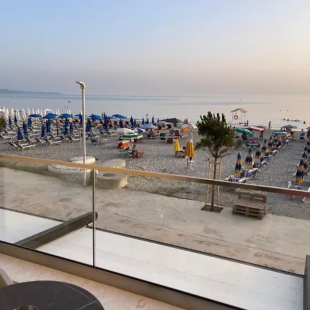 Deluxe 게스트하우스 Škalngur