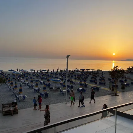 게스트하우스 Deluxe Škalngur